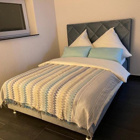 2 Zimmer Wohnung Zur Taegliche Miete Hechingen Eksteriør billede