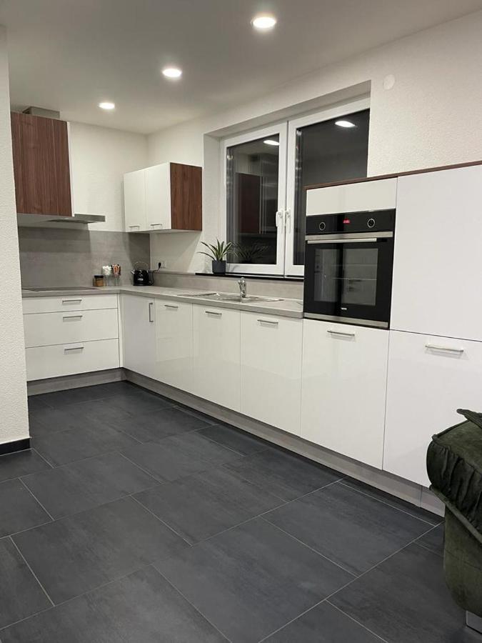 2 Zimmer Wohnung Zur Taegliche Miete Hechingen Eksteriør billede